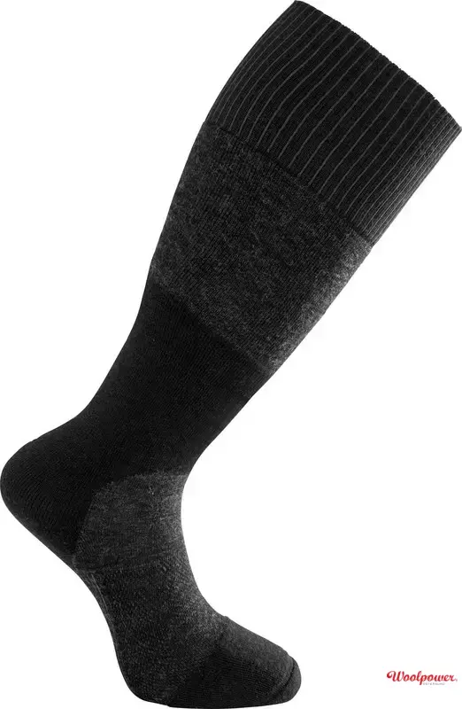 Woolpower SOK SKILLED 400 KNEE-HIGH ZWART 1 Woolpower SOK SKILLED 400 KNEE-HIGH ZWART